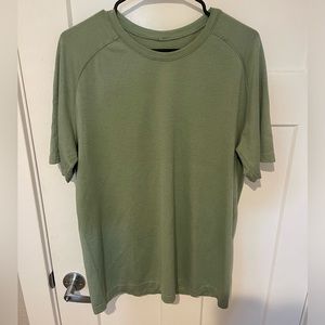 Lululemon Men’s Metal Vent Tech Top